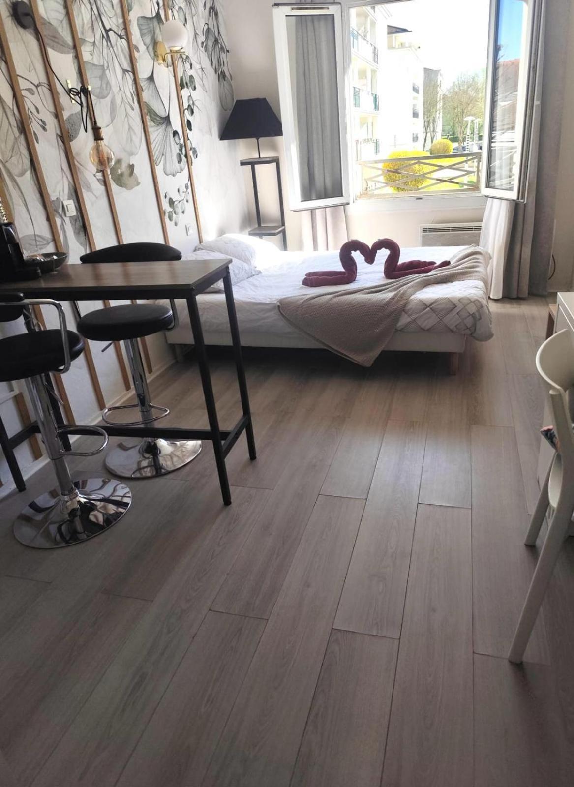Hsh France Location Disney Land Paris - Suite Nicolas - Appartement De Charme Бюсси-Сен-Жорж Экстерьер фото